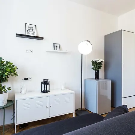 Boutique 5 Minutes To Centre Apartment